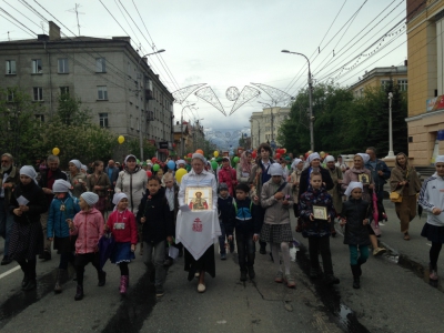 24 мая, детская воскресная школа при храме Александра Невского г. Красноярска приняла участие в детском Крестном ход