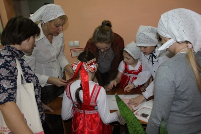 12 апреля в Красноярской краевой молодежной библиотеке (пр. Металлургов, 14в) состоялся семейный праздник &quot;Пасха: история одной весны&quot;